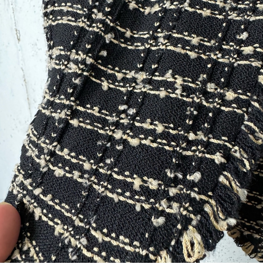 St John Boucle Tweed Knit Notch Lapel Button Front Blazer Jacket Buttons 8 - Picture 7 of 12